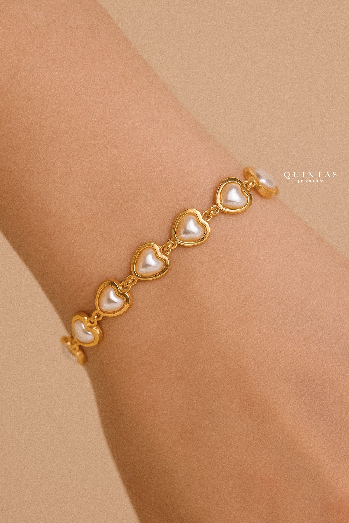 Evelyn White Hearts Bracelet