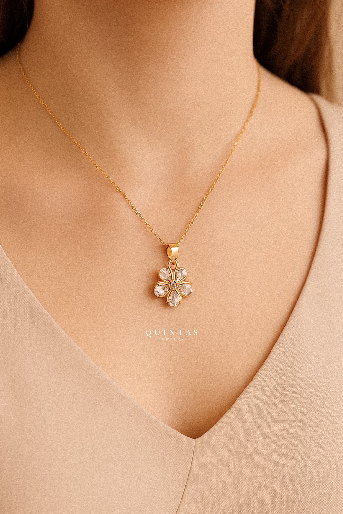 Daisy Glass Flower Necklace