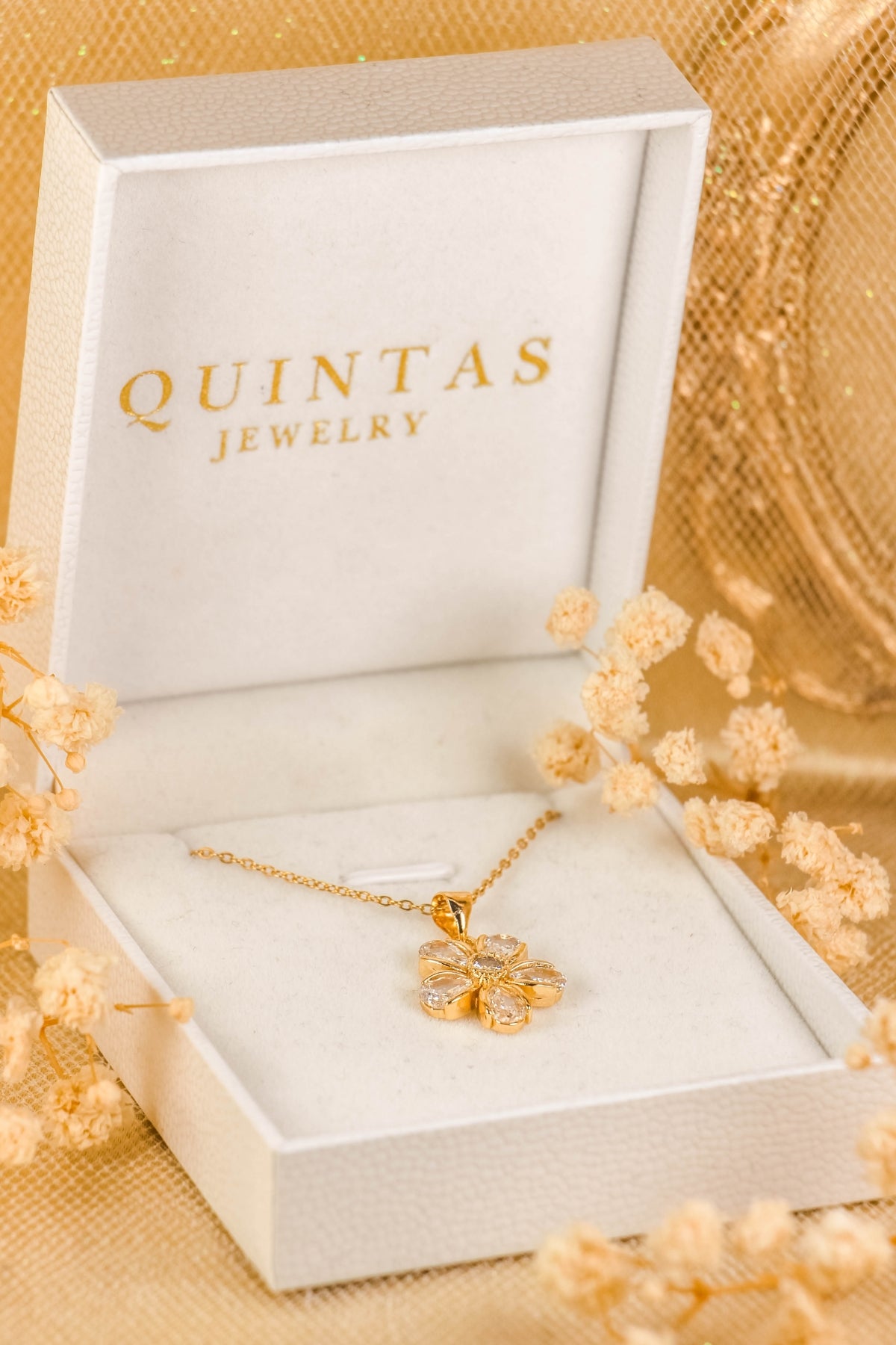 Daisy Glass Flower Necklace