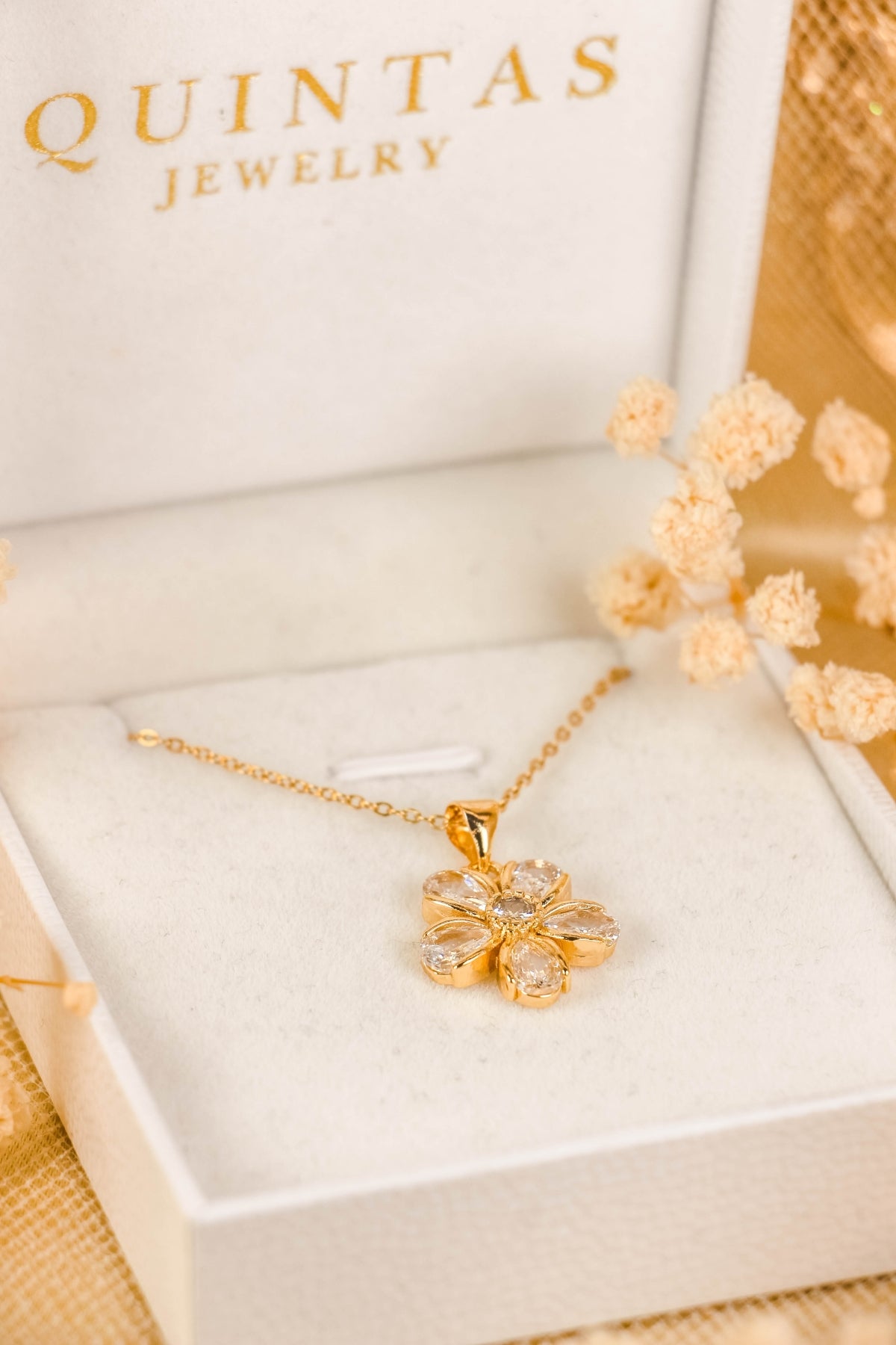 Daisy Glass Flower Necklace