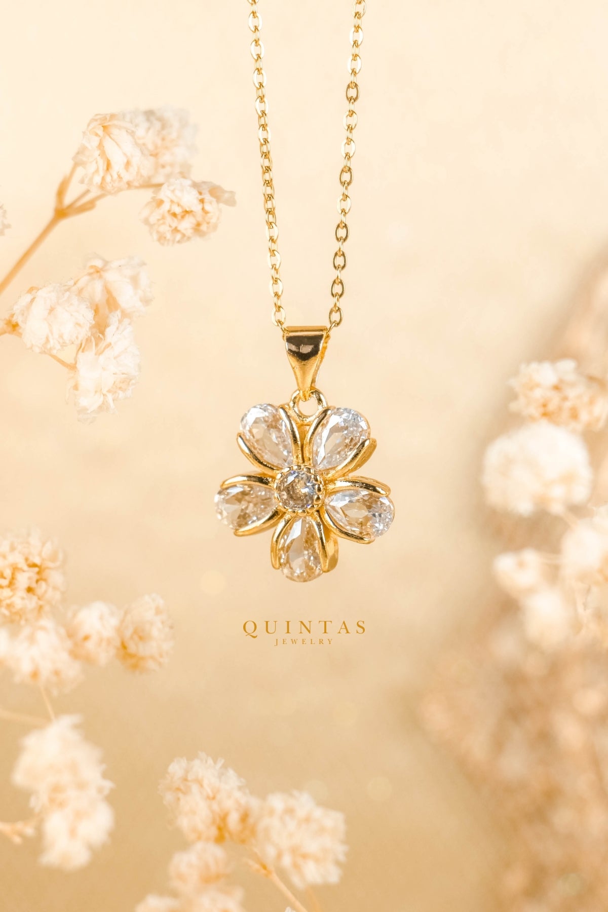 Daisy Glass Flower Necklace