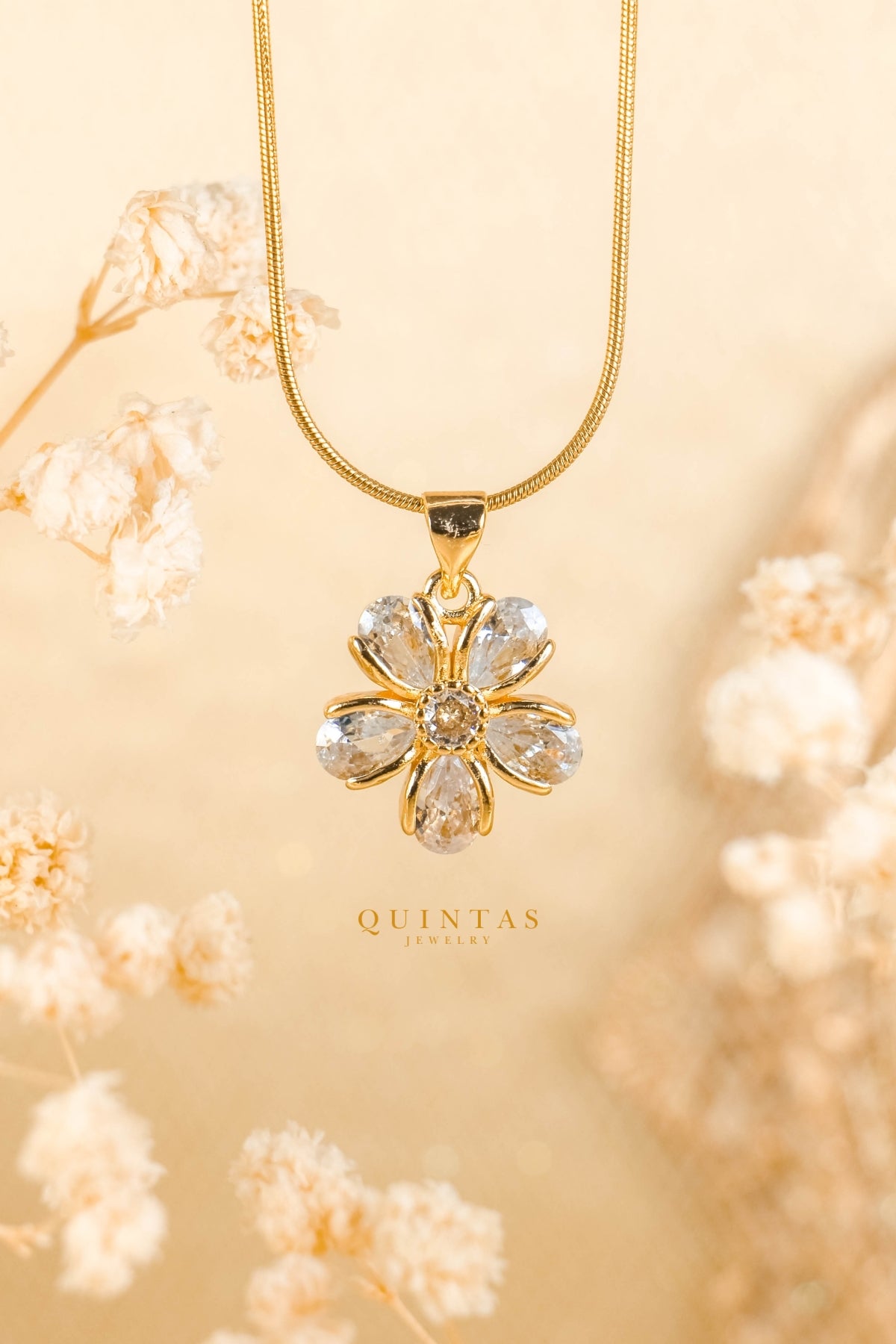 Daisy Glass Flower Necklace