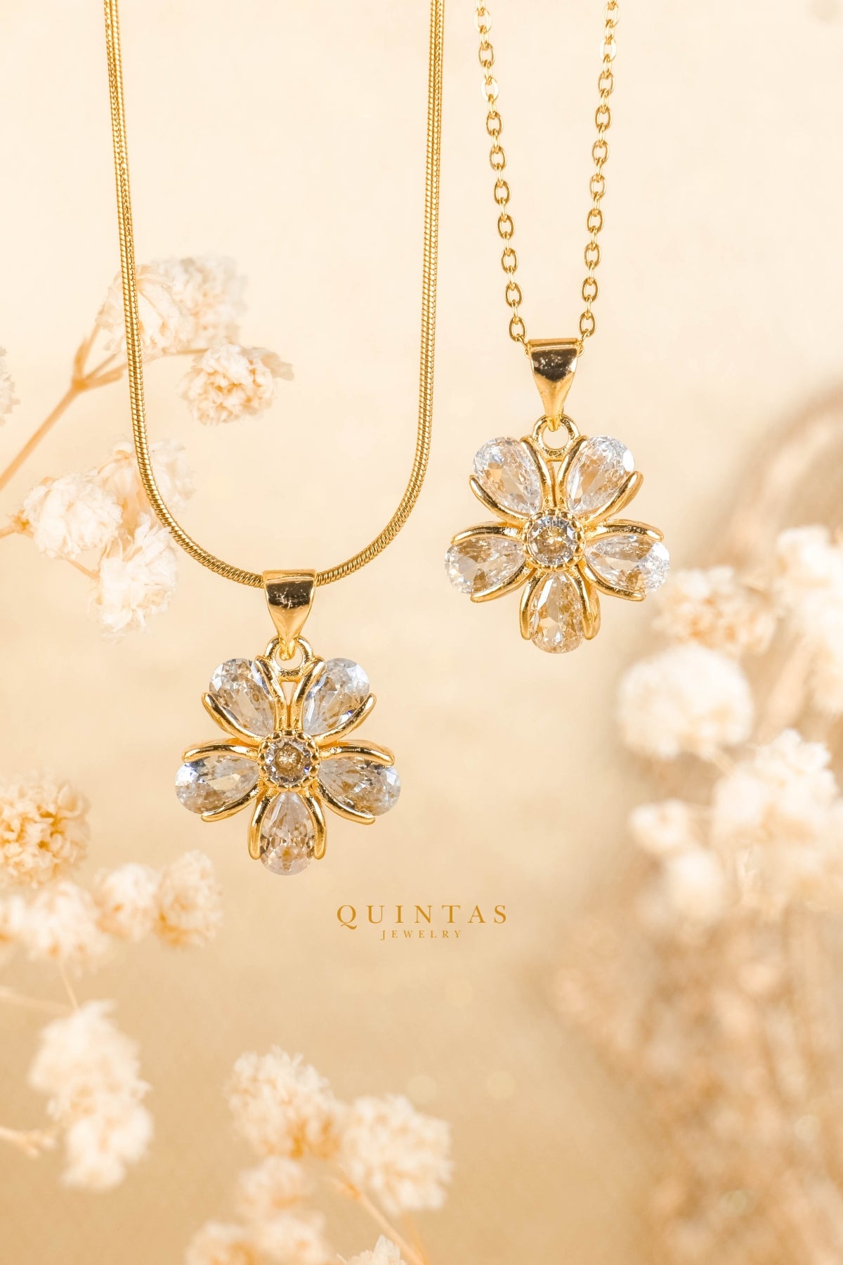 Daisy Glass Flower Necklace