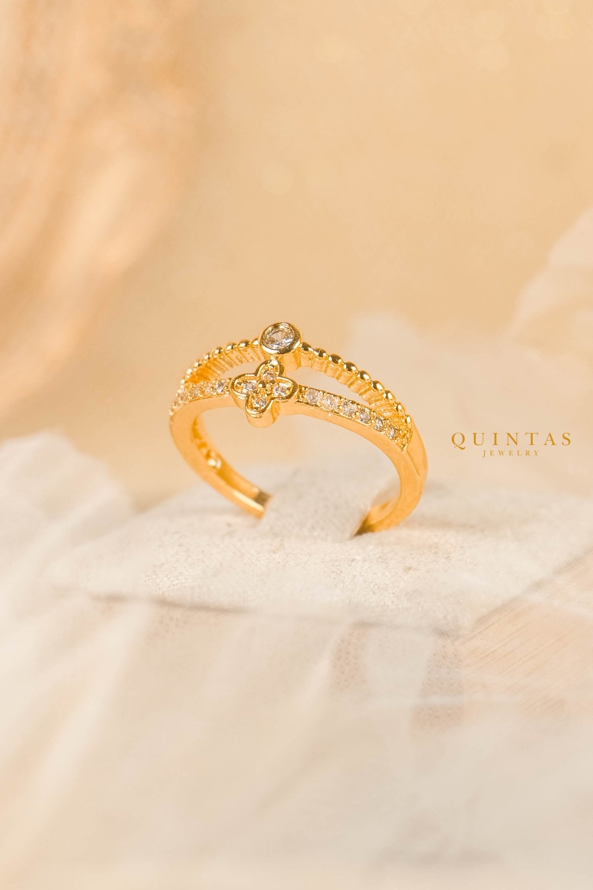 Elara Clover Ring (Adjustable)