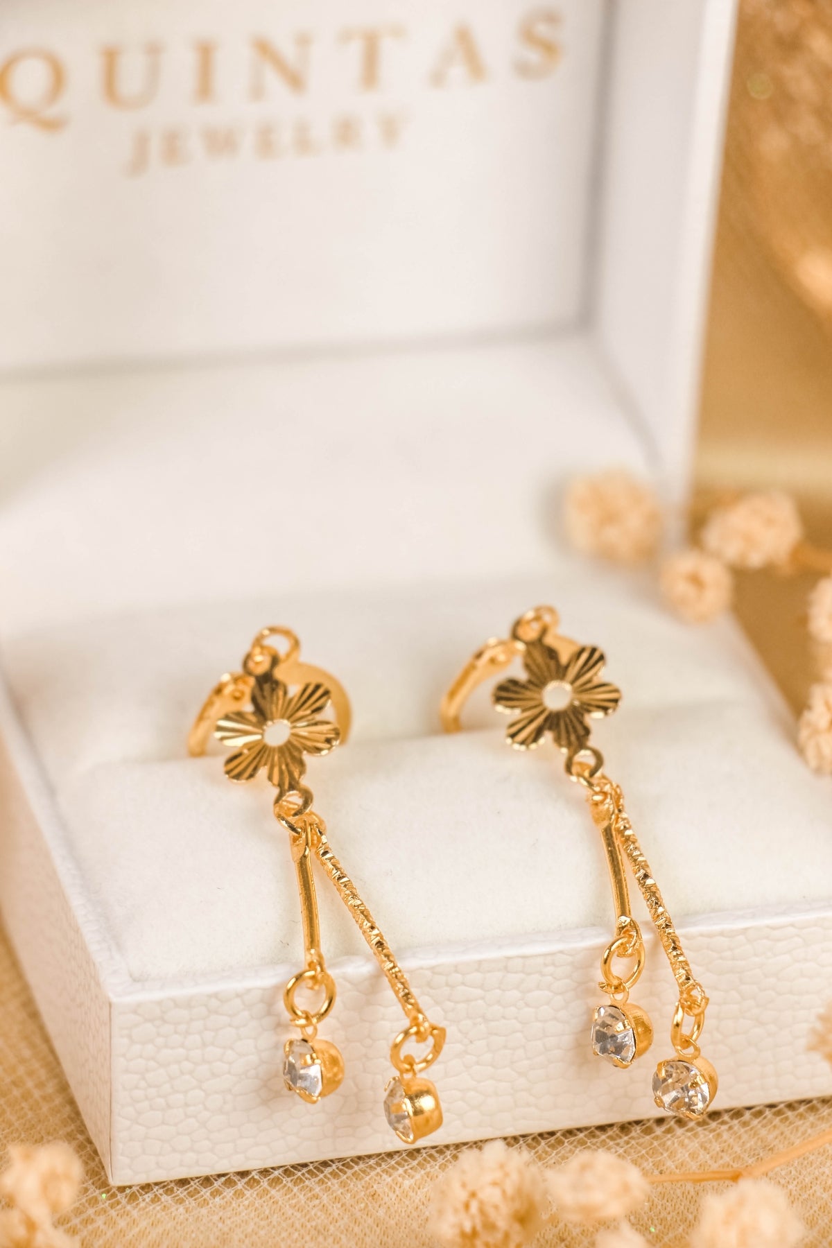 Daisy Floral Dangling Hoop Earrings