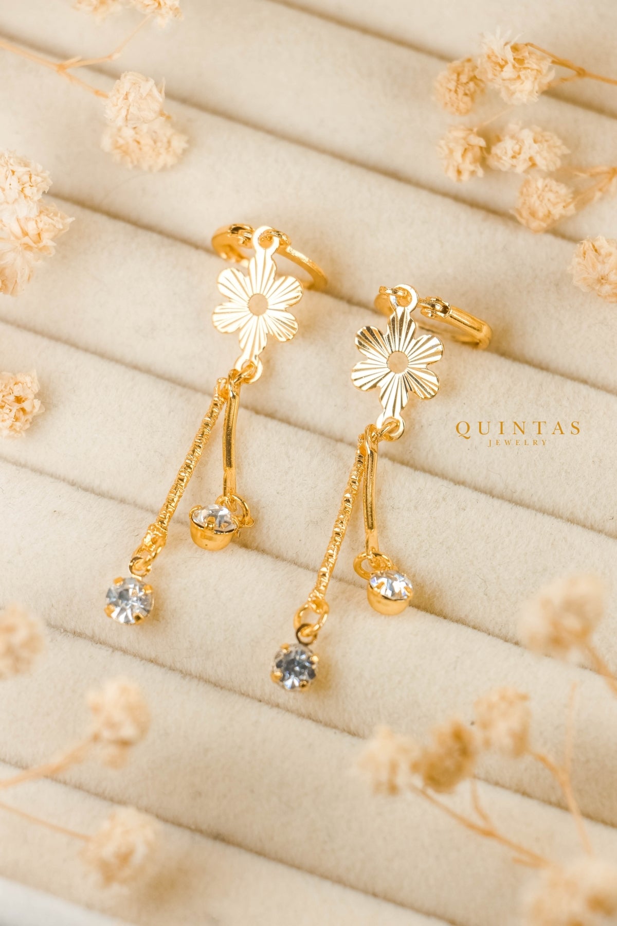 Daisy Floral Dangling Hoop Earrings