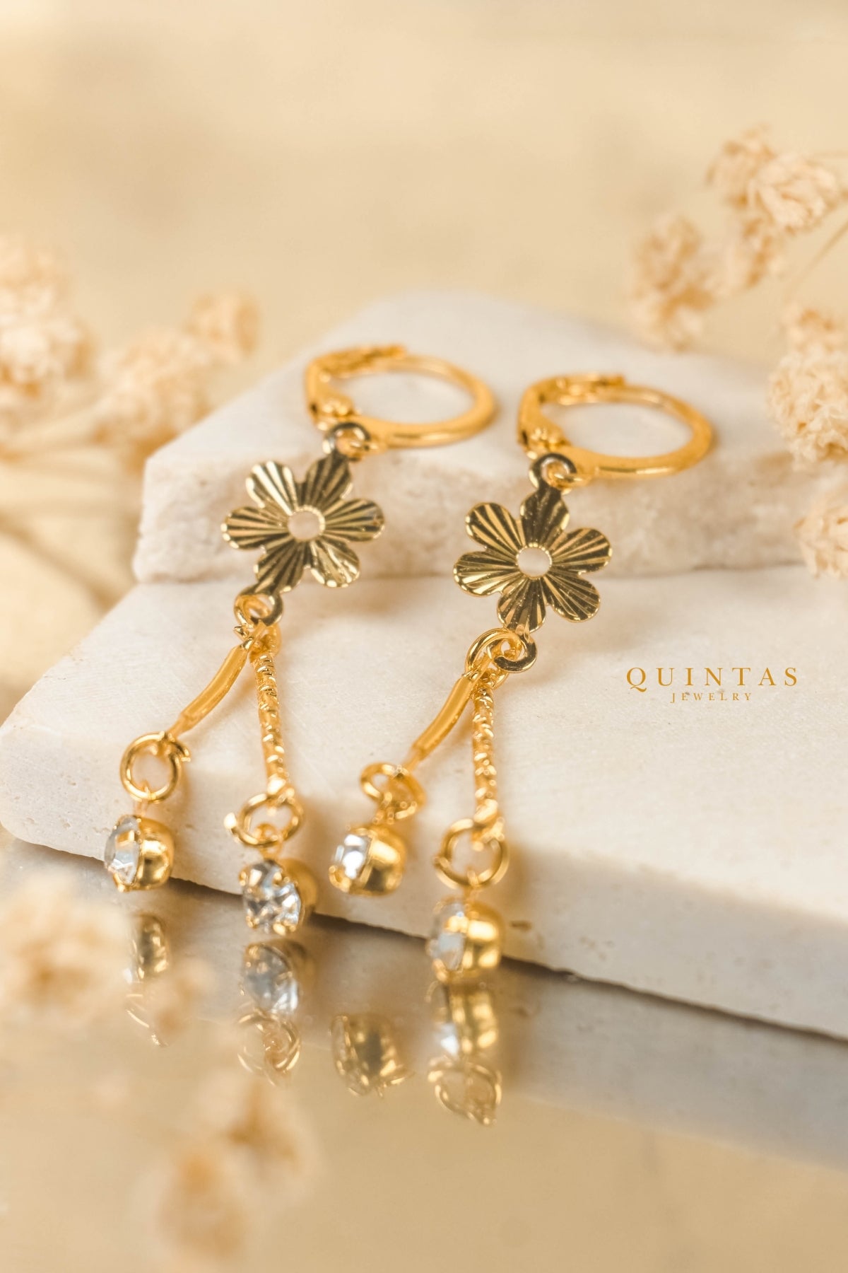 Daisy Floral Dangling Hoop Earrings