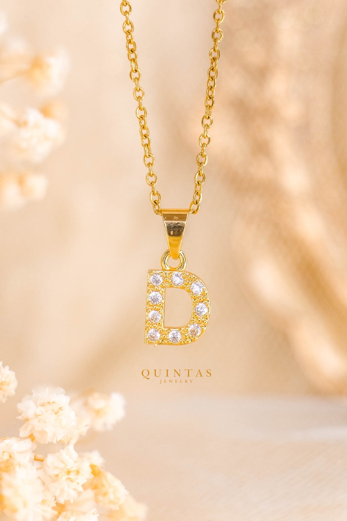 QUINTAS Zirconia Letter Initial Necklace