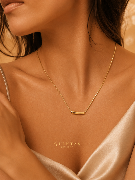 Aure Bar Necklace