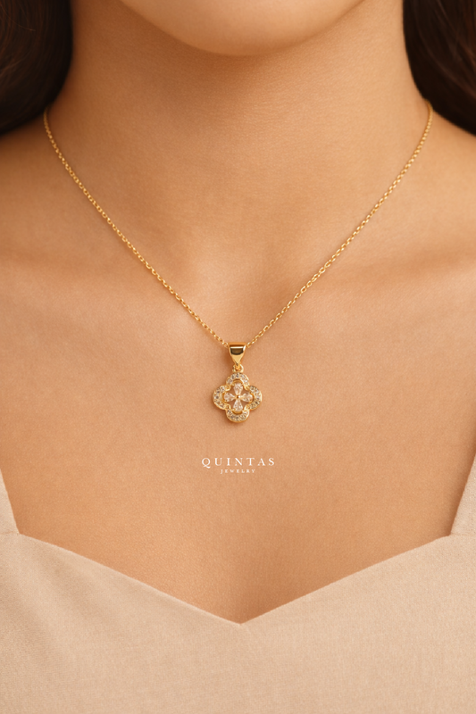 Aurea White Clover Necklace