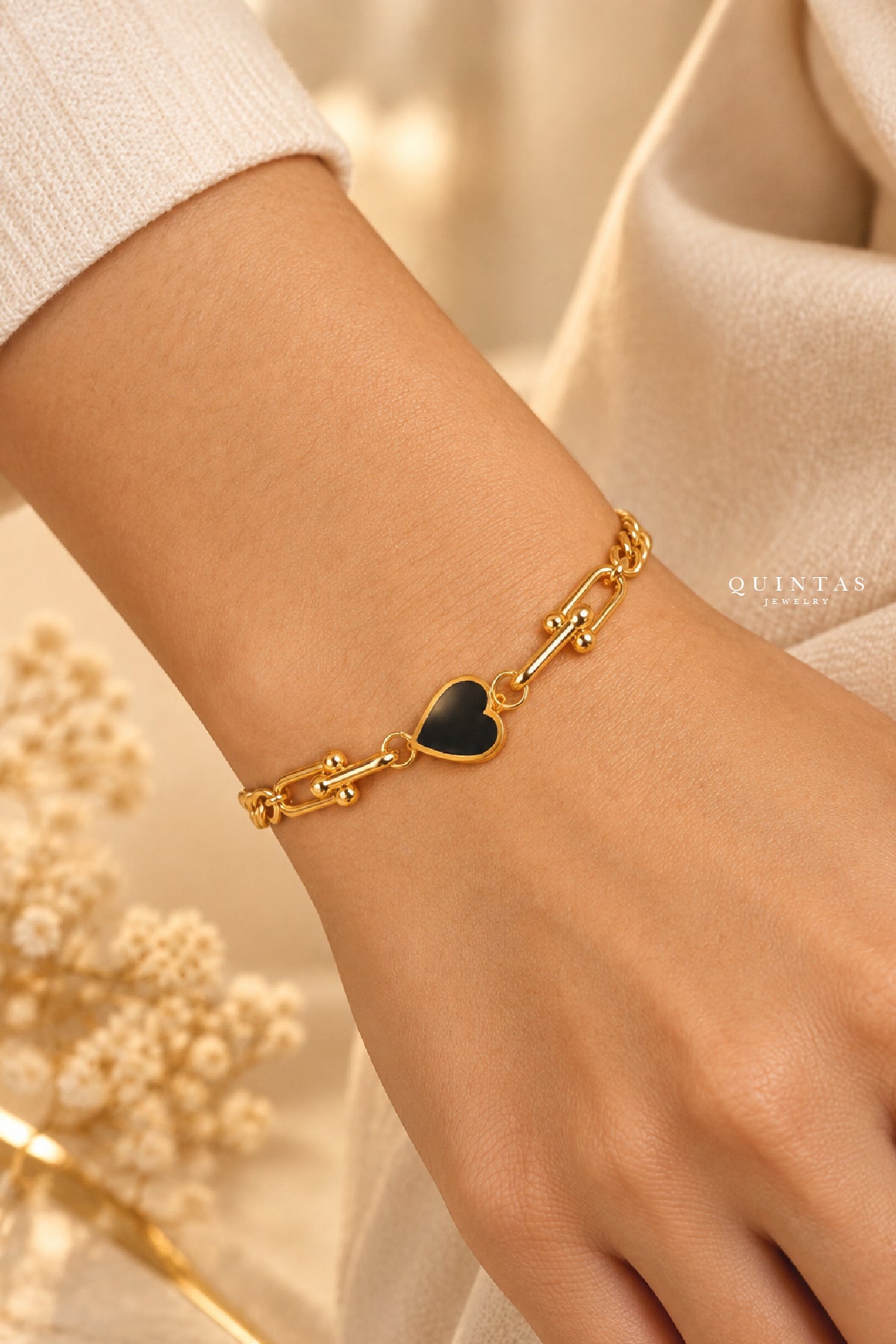 Vina Black Heart Bracelet