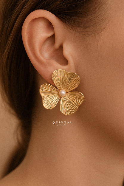Laura Pearl Flower Stud Earrings