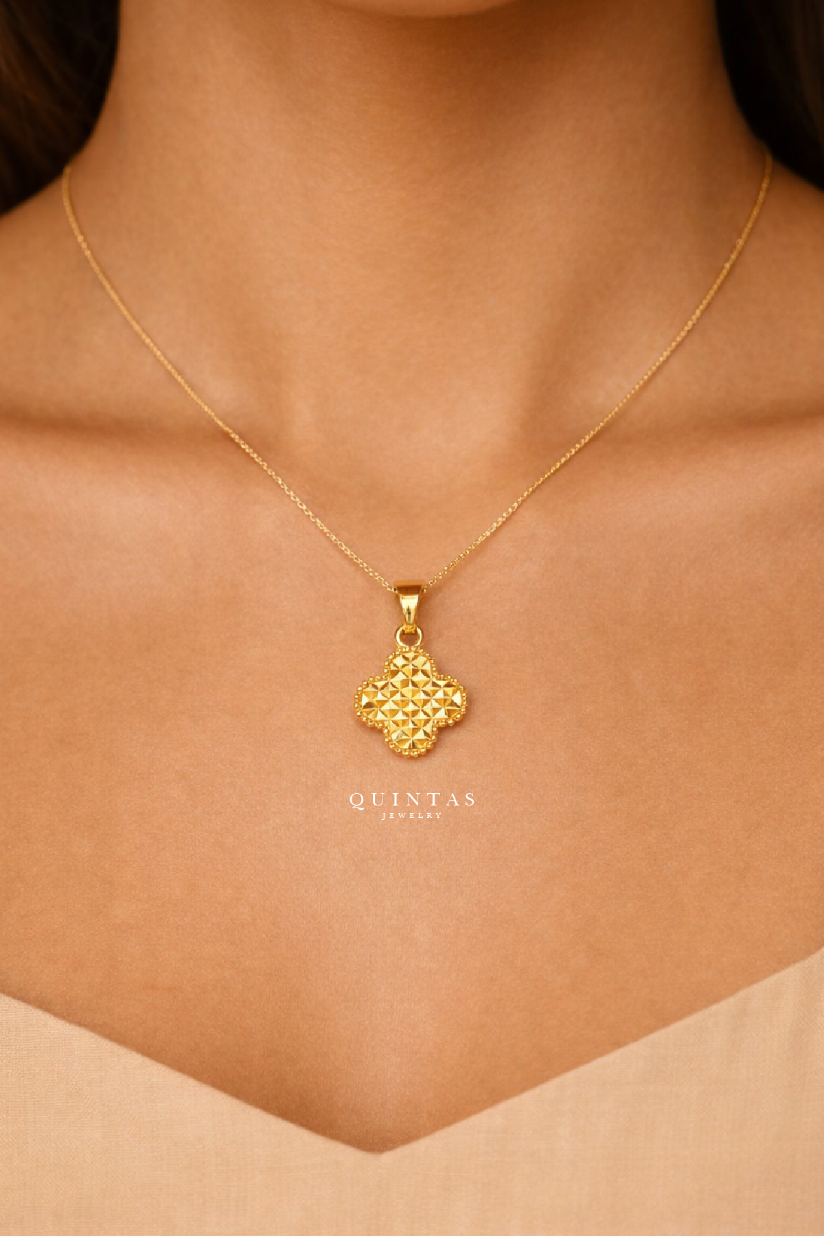 Sculpted Clover Necklace