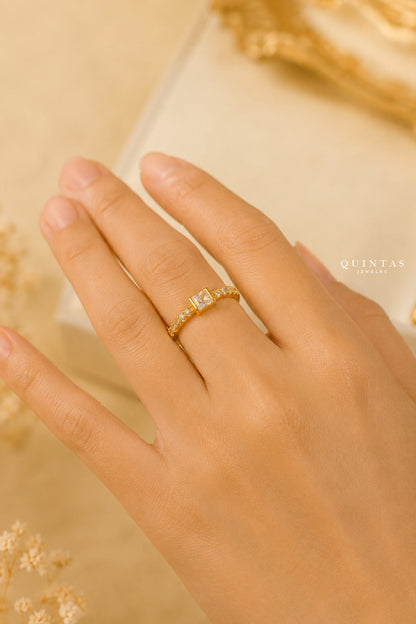 Jane Pure Elegance Ring (Adjustable)