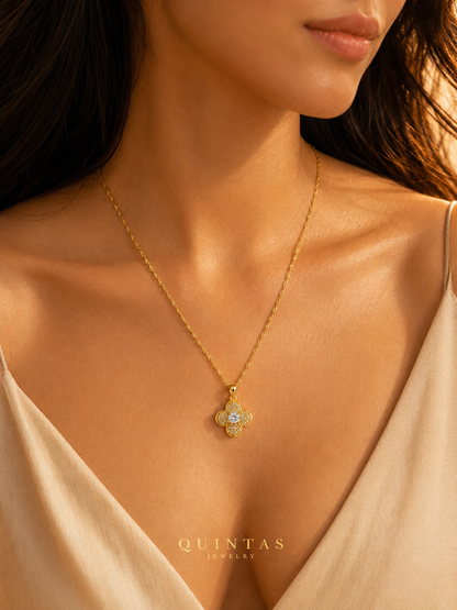 Étoile Clover Necklace