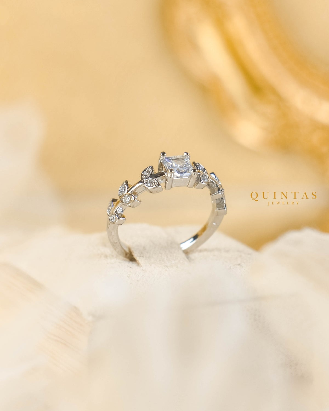 Original ring photo — centered 4:5 crop