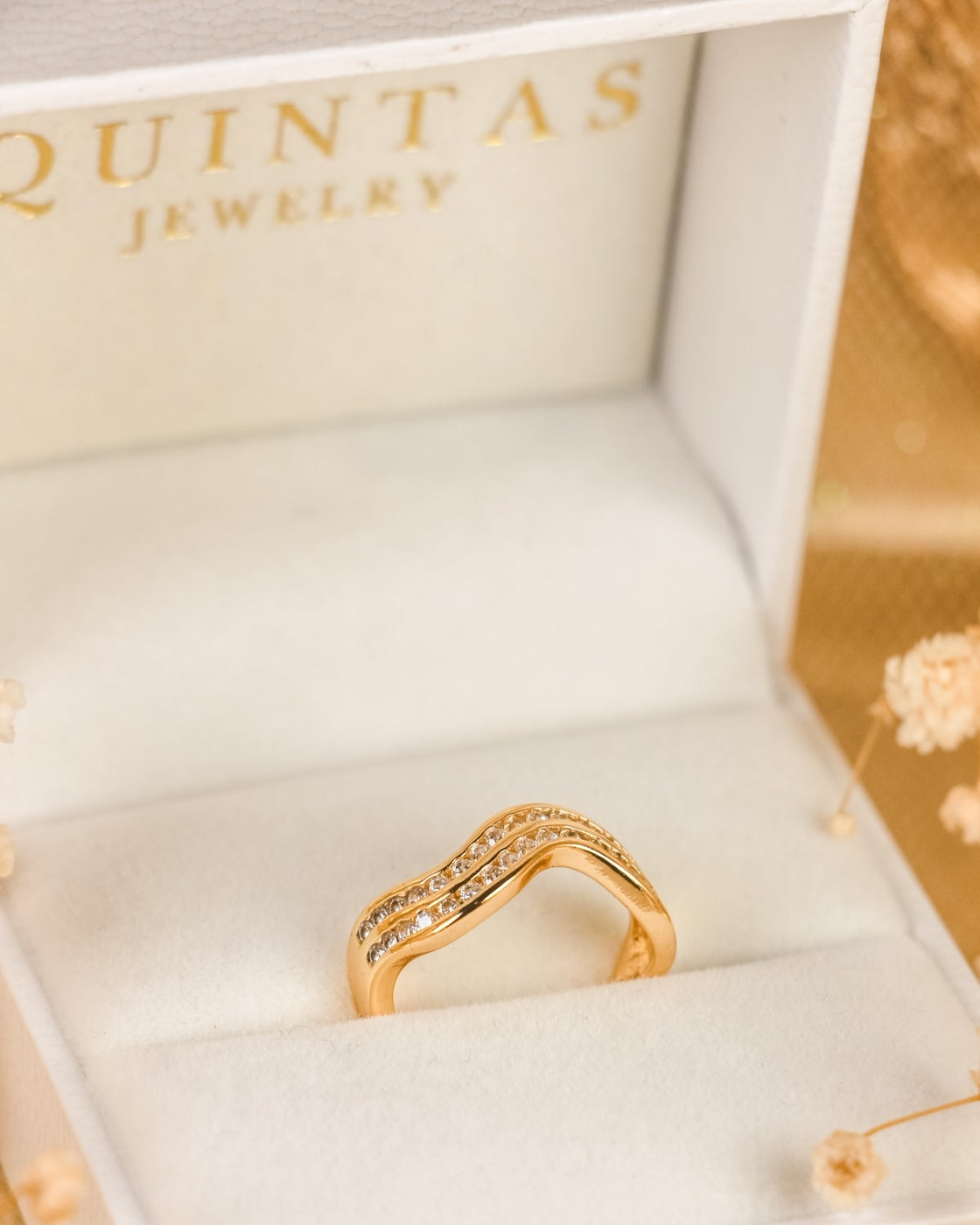 Solina Wave Gold – original gallery view, proportional 4:5 crop