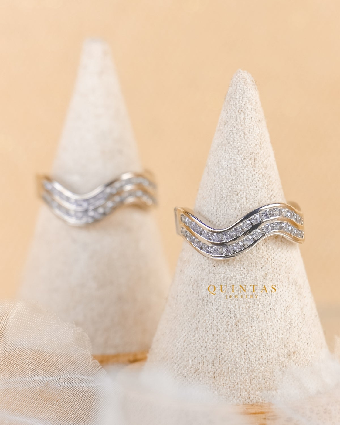 Solina Wave Silver – original gallery view, proportional 4:5 crop