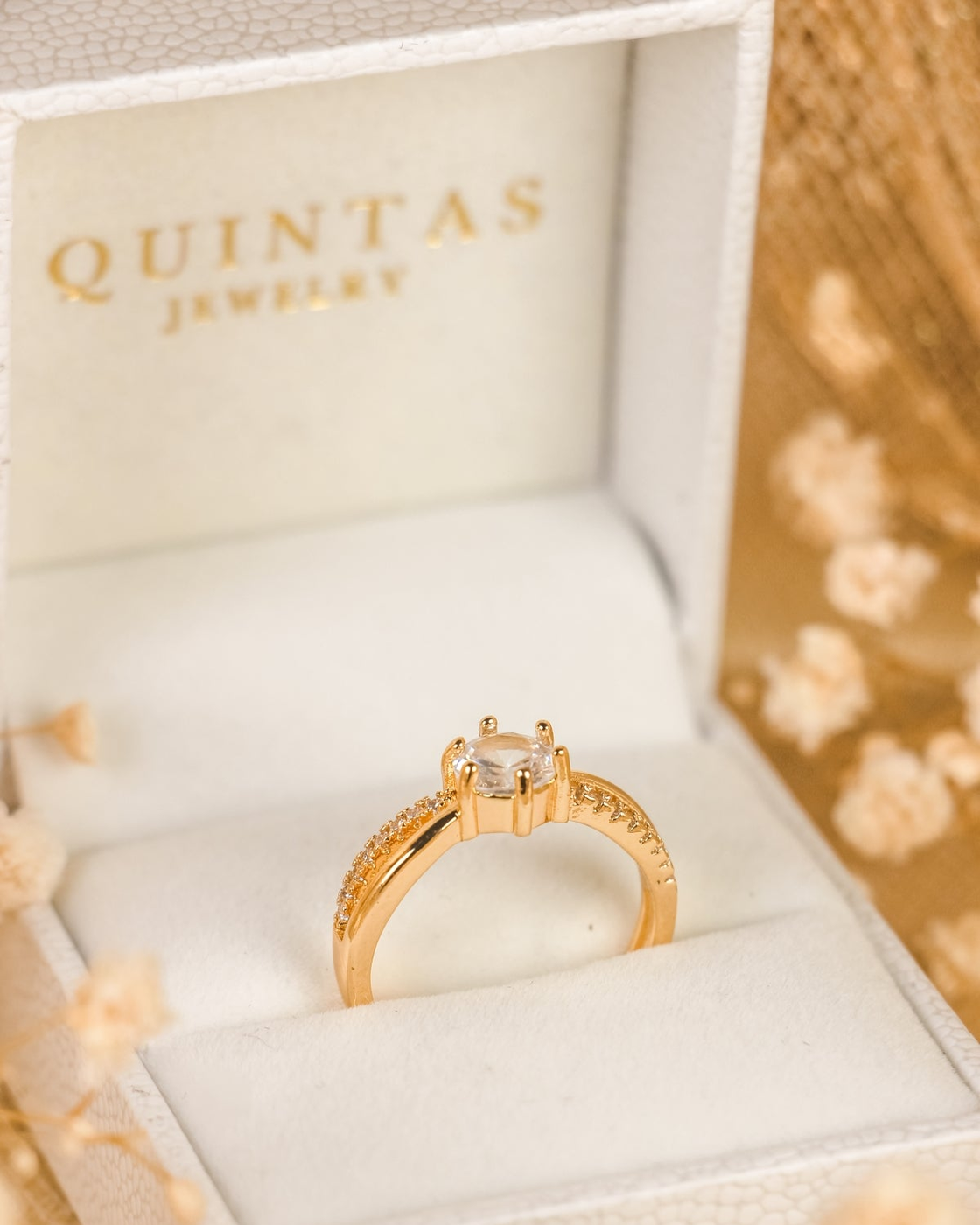 Celeste Solitaire Gold – original gallery view, proportional 4:5 crop