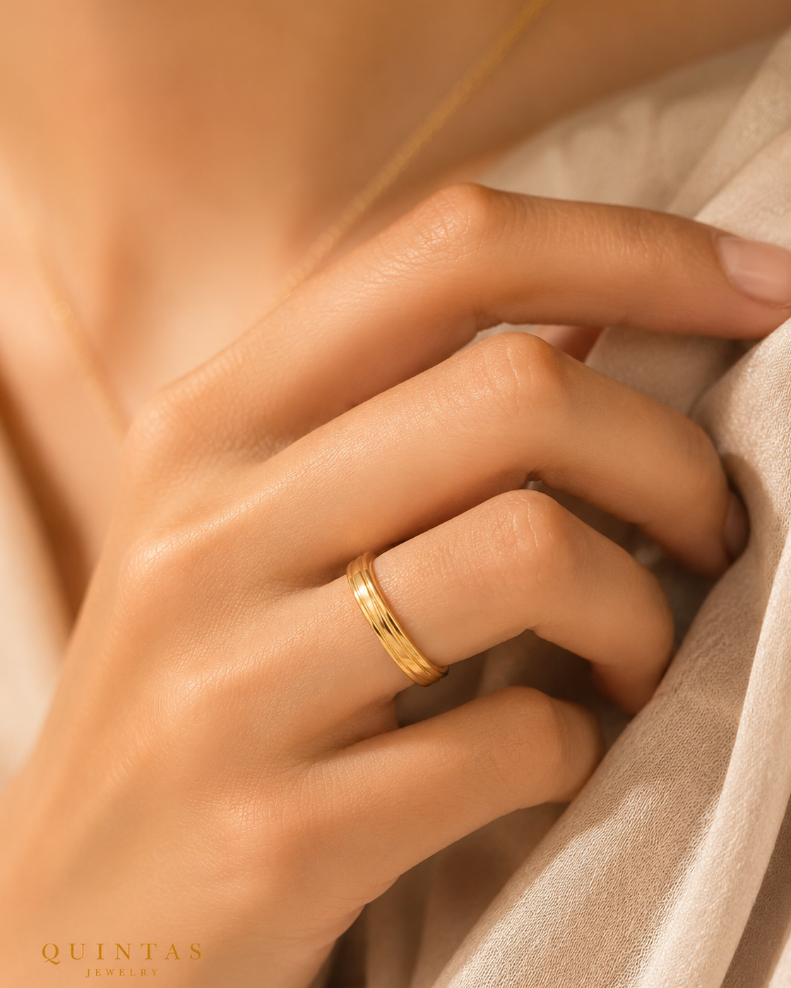 Eternal Gold Band – original gallery view, proportional 4:5 crop