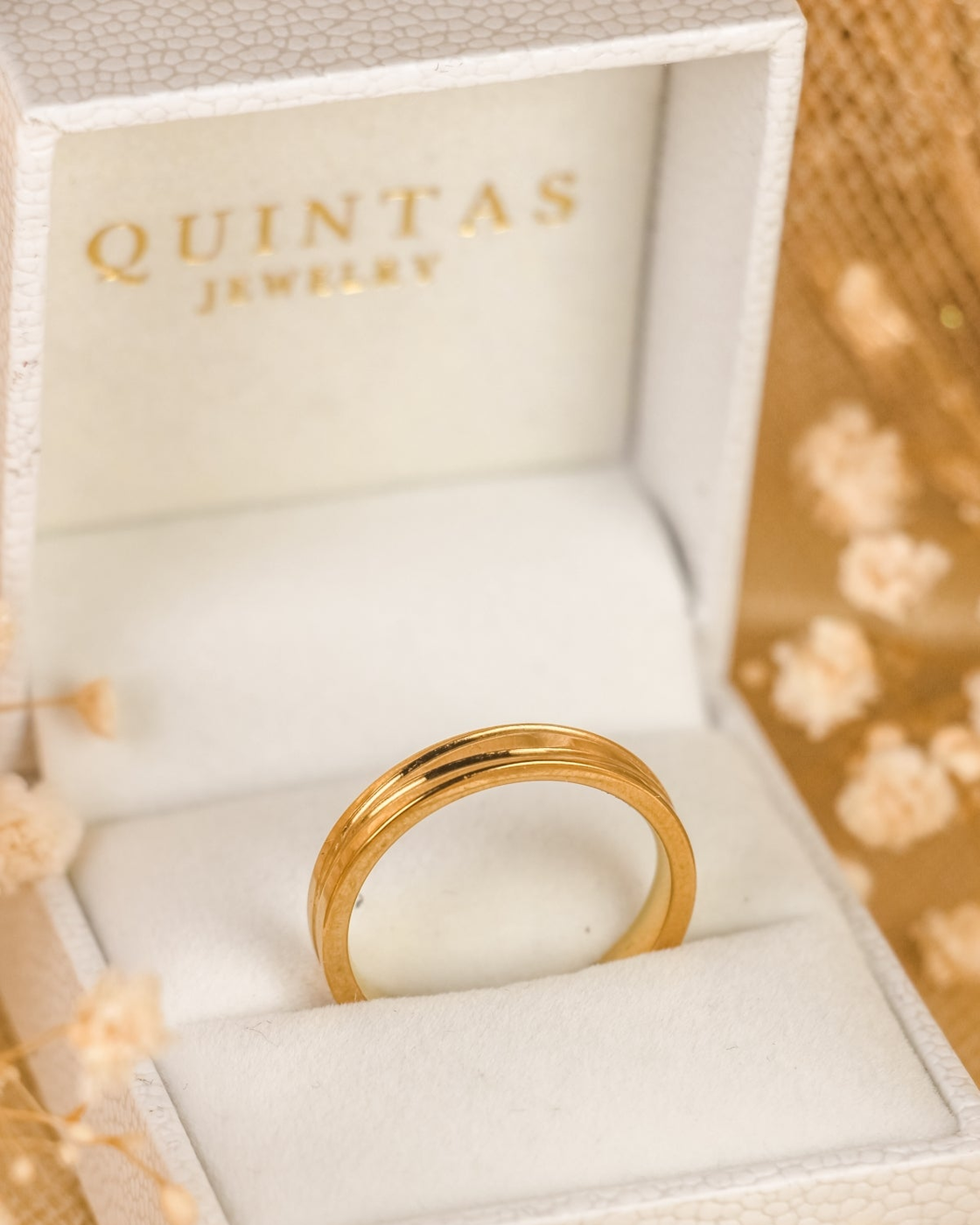 Eternal Gold Band – original gallery view, proportional 4:5 crop
