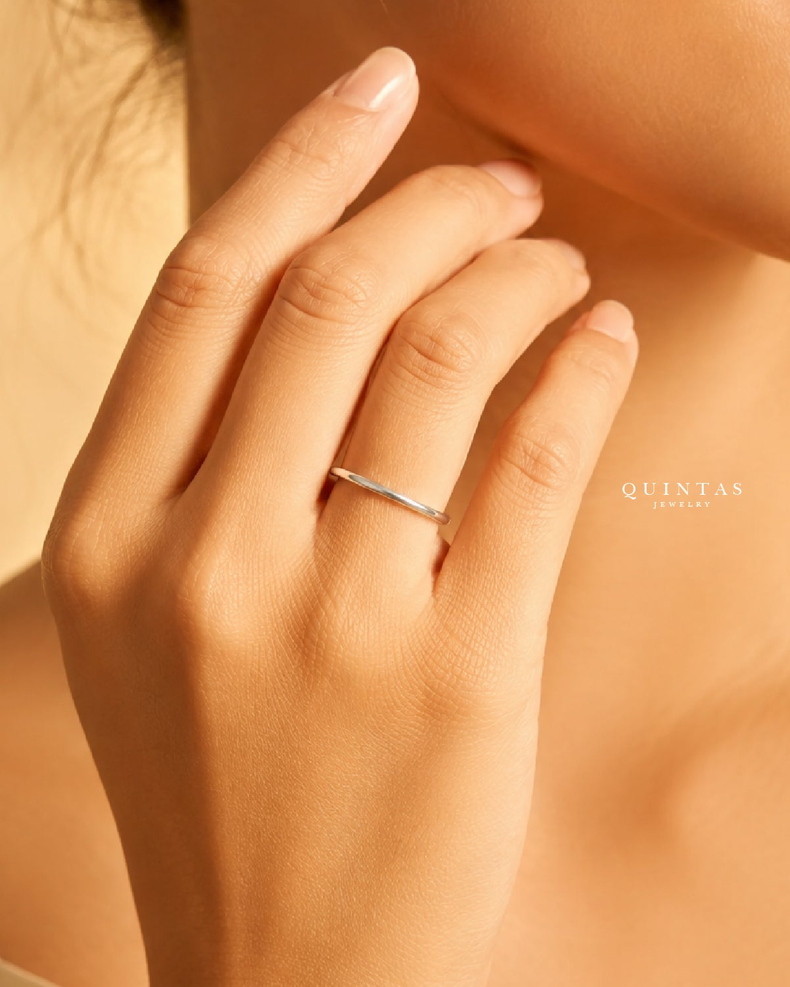 Minimalist Silver – original gallery view, proportional 4:5 crop