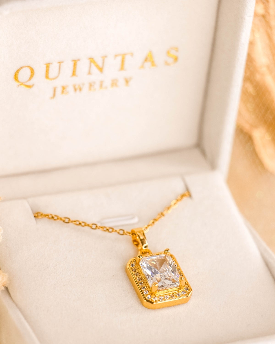 Queen's Diamond – original gallery view, proportional 4:5 crop