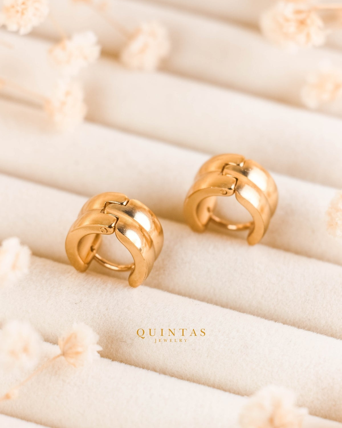 Original product photograph — centered 4:5