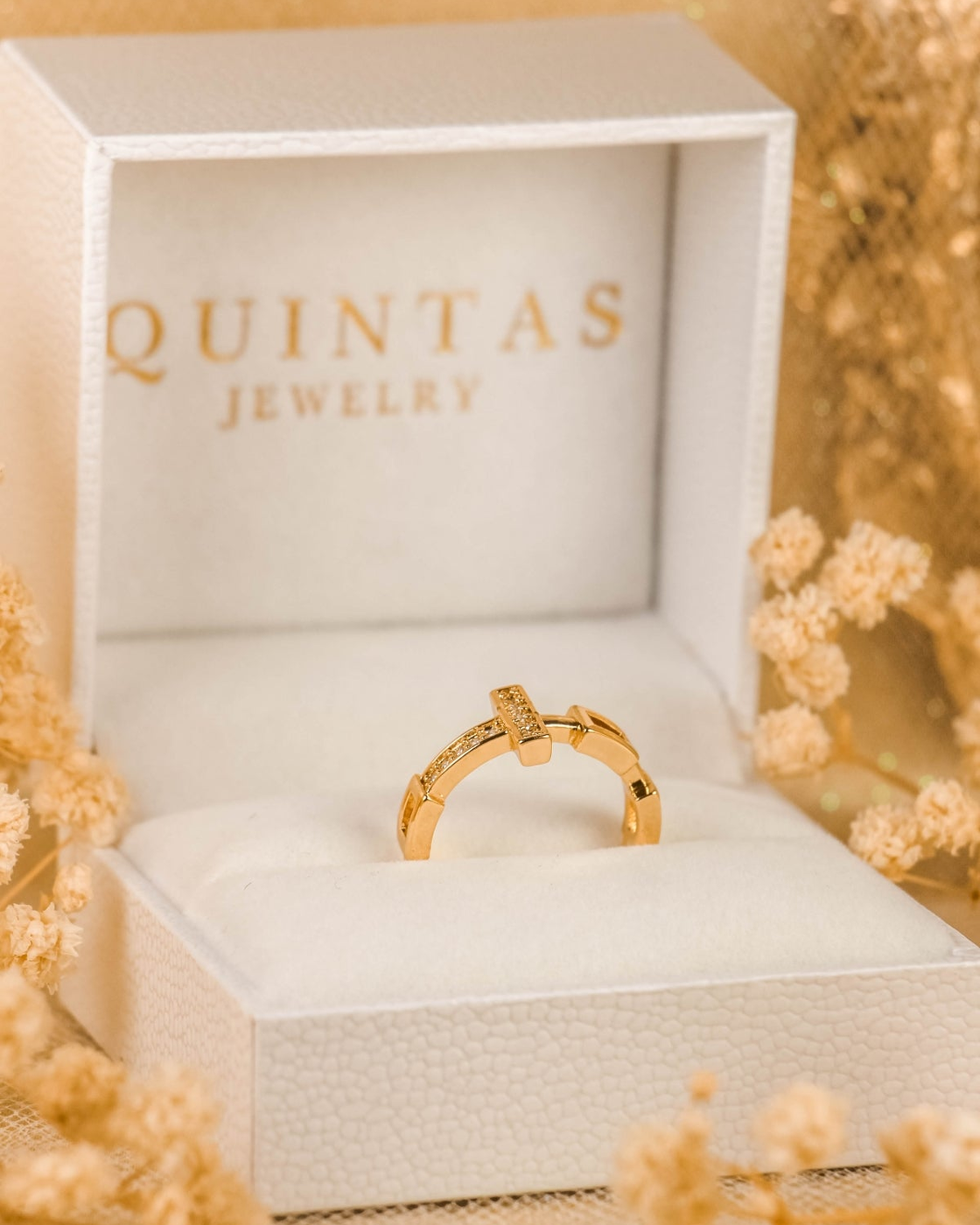 Original ring photo — centered 4:5 crop