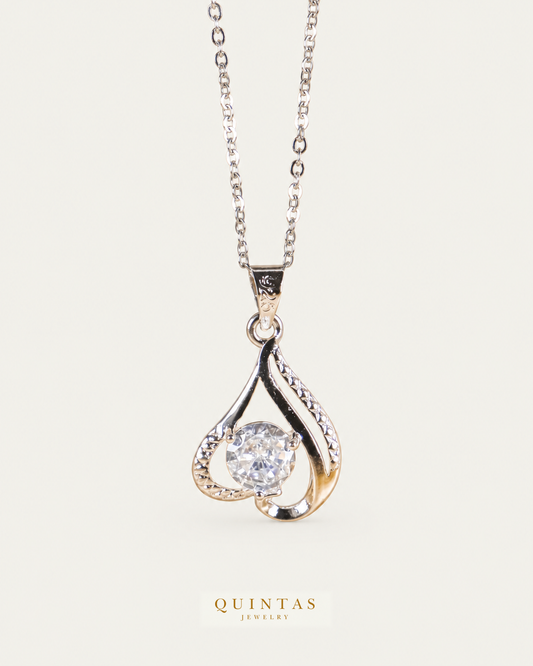 Astrid Heart Silver Necklace — actual source-backed main with canonical Quintas Jewelry logo