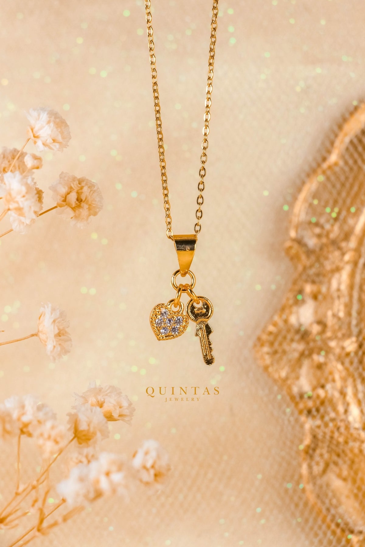 QUINTAS Heart and Key Necklace