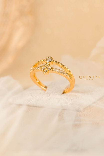Elara Clover Ring (Adjustable)