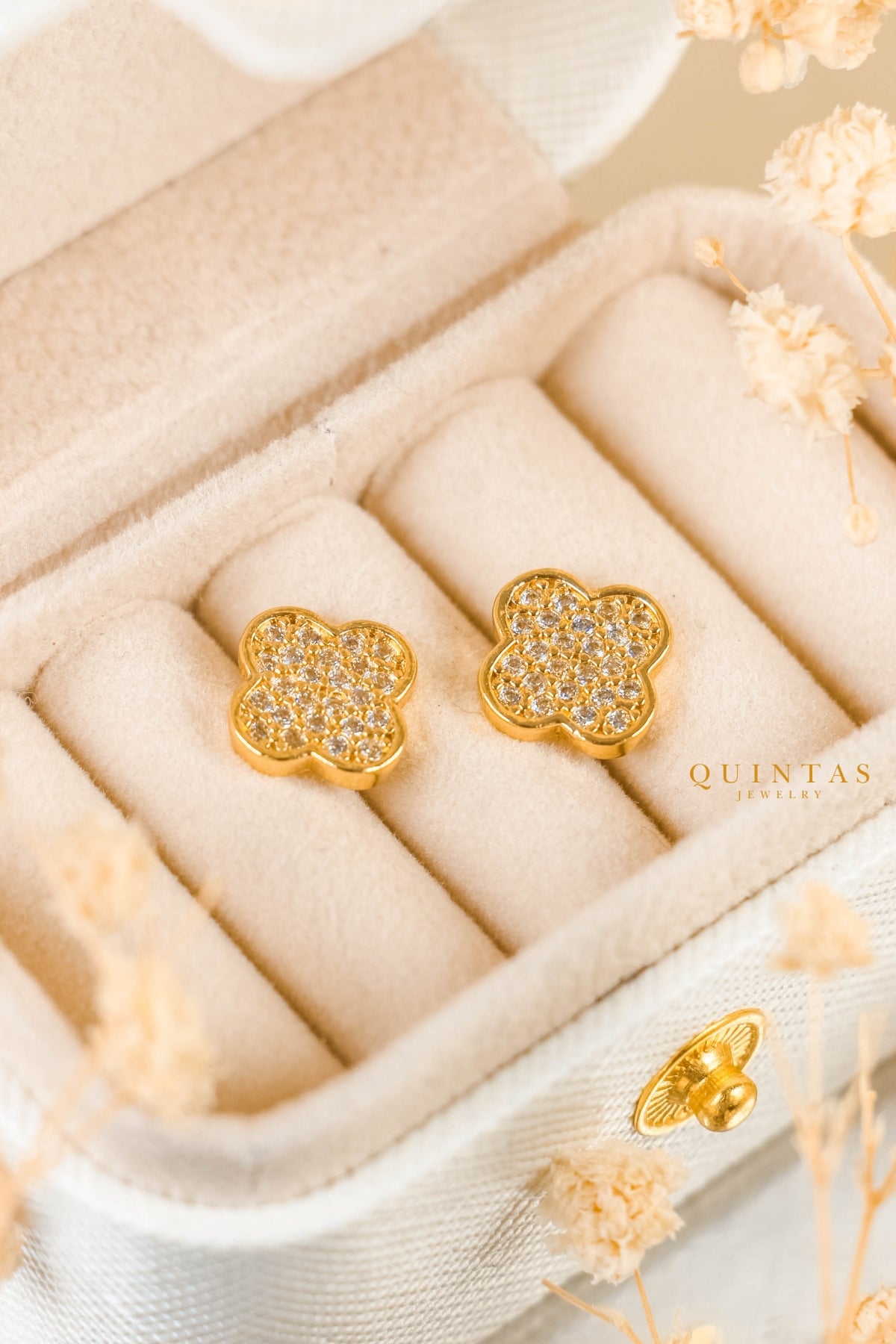 Classic Clover Stud Earrings