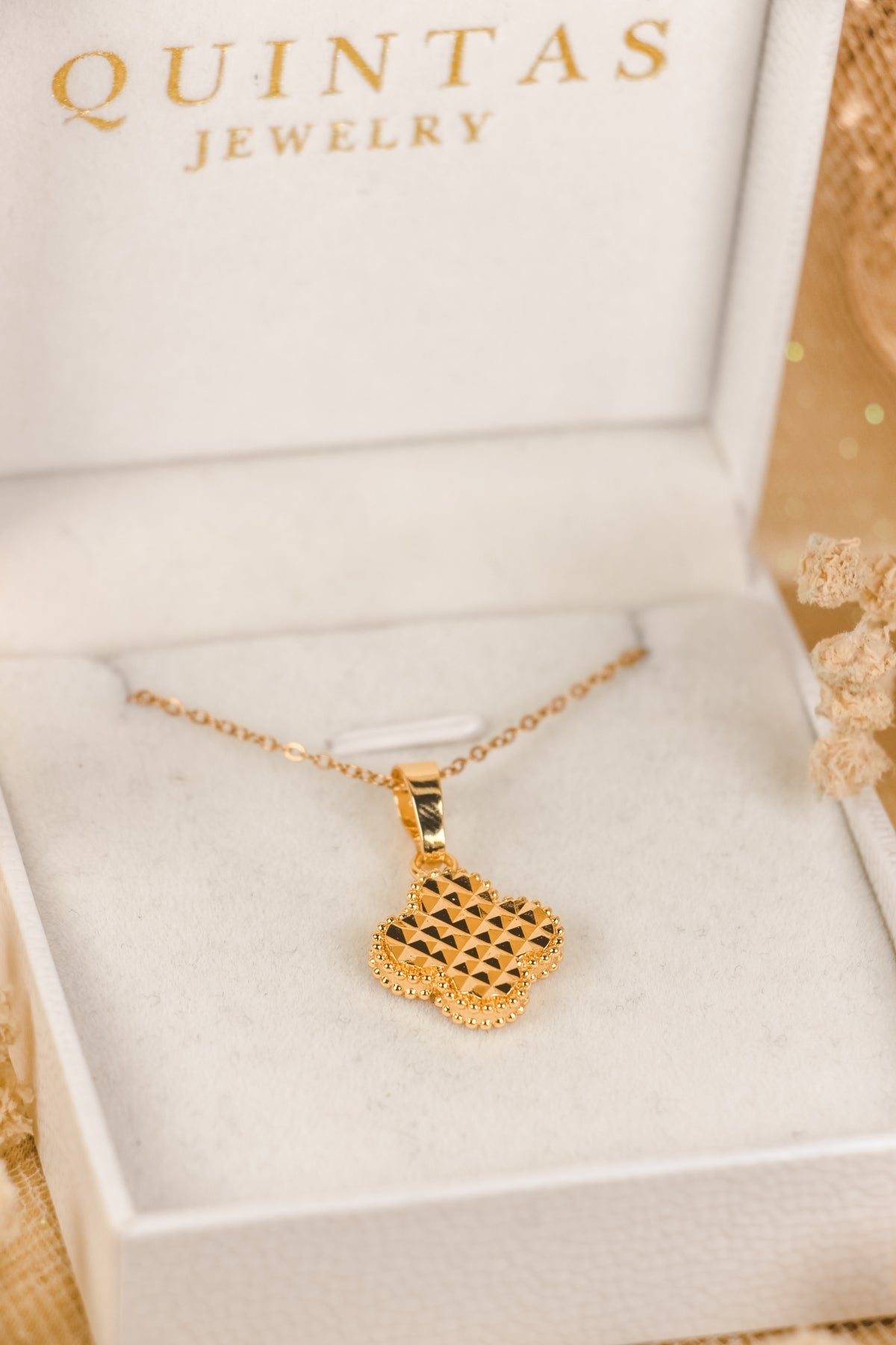 Sculpted Clover Necklace