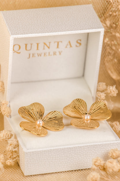 Laura Pearl Flower Stud Earrings