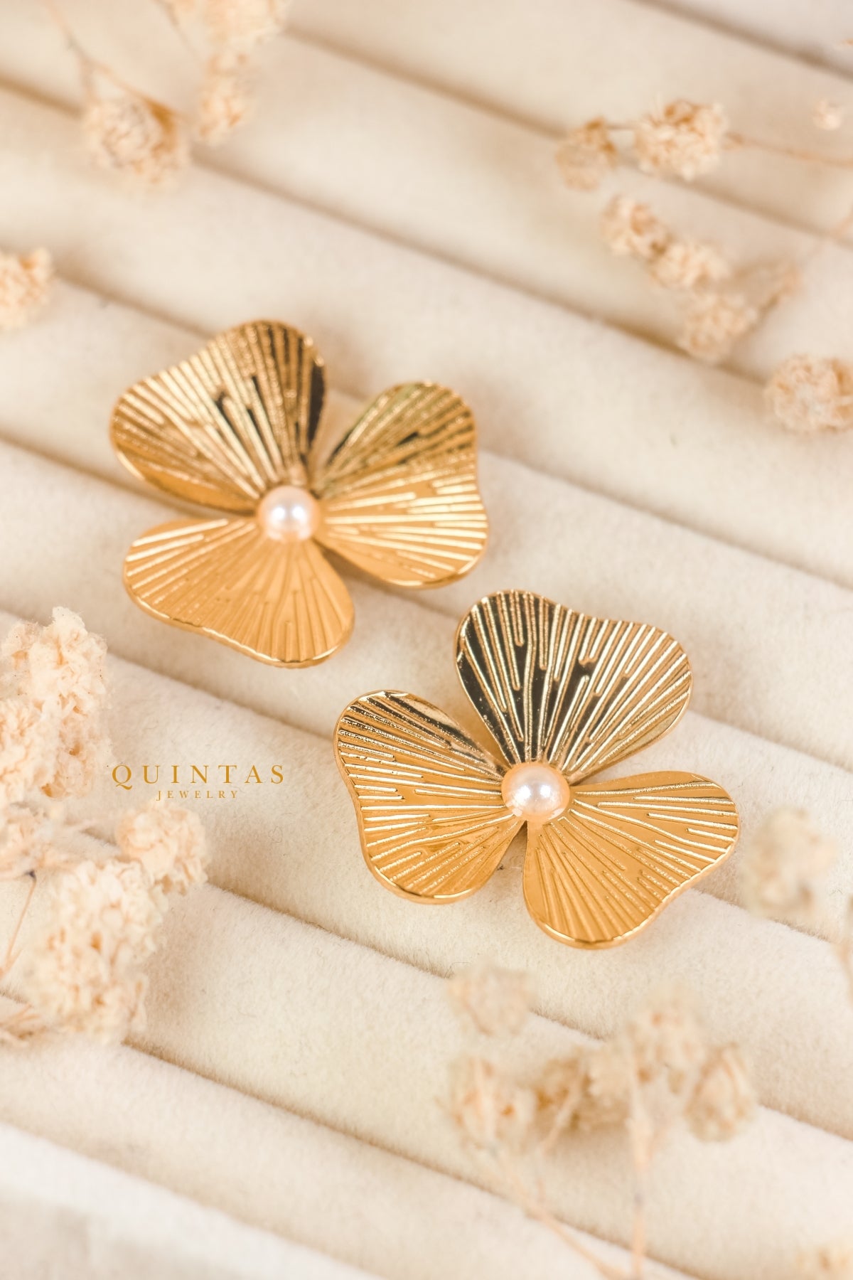 Laura Pearl Flower Stud Earrings