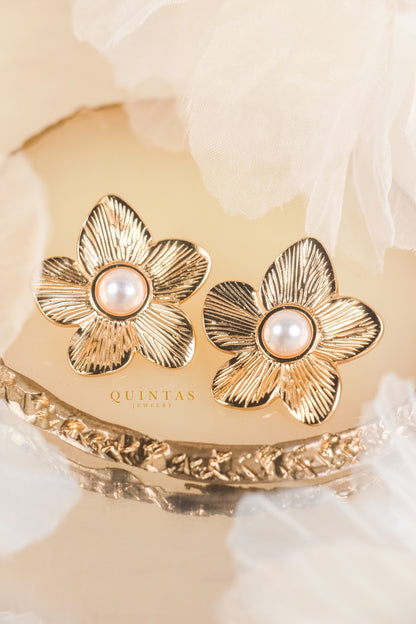 Mira Pearl Flower Stud Earrings