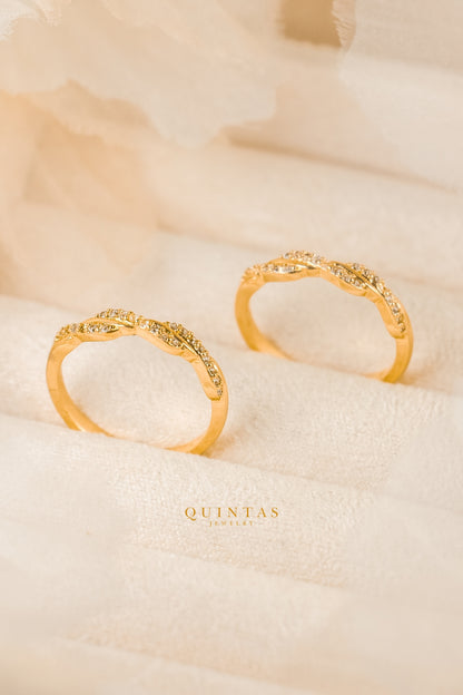 Sofia Twisted Elegance Ring (Adjustable)