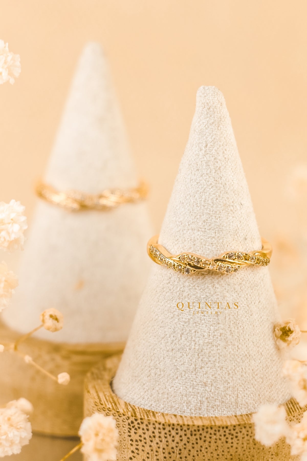 Sofia Twisted Elegance Ring (Adjustable)