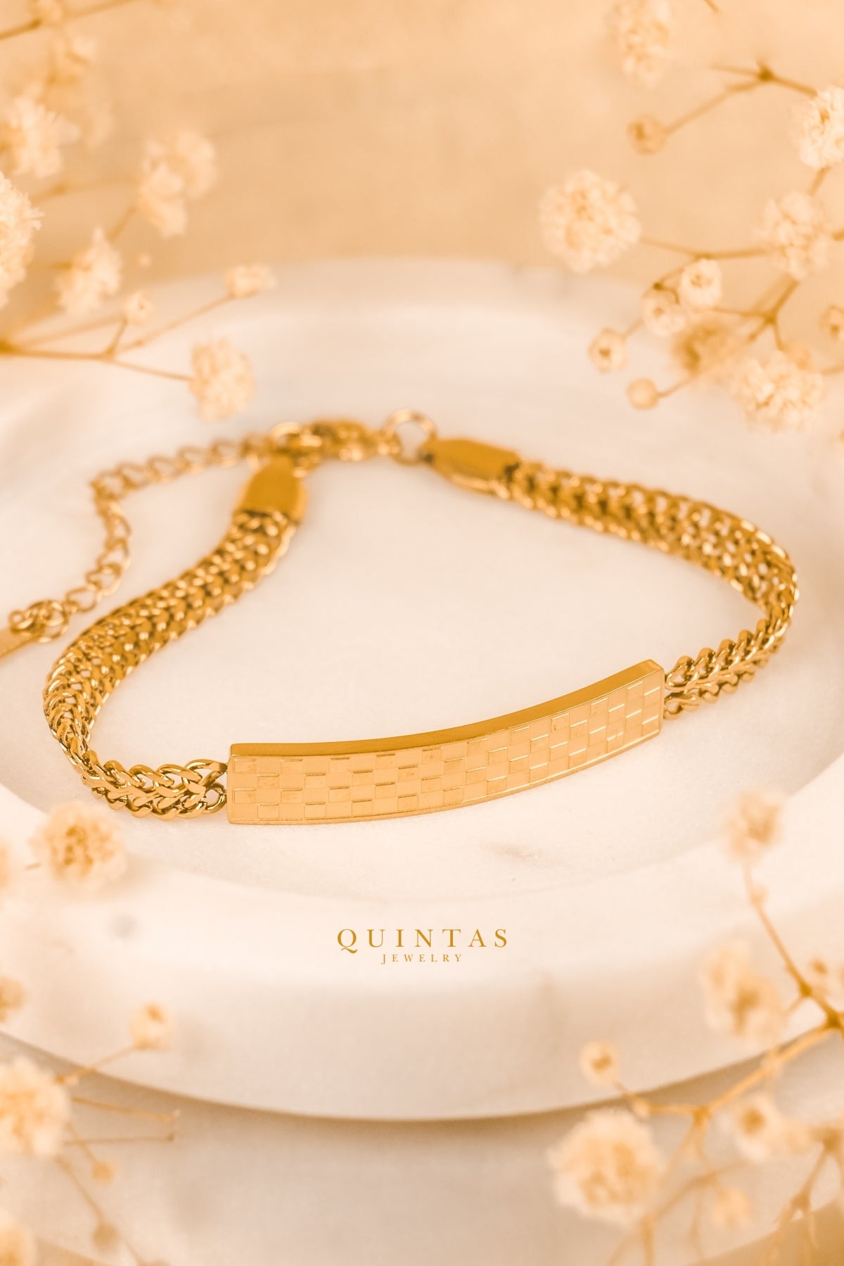 Elio Gold Bar Bracelet