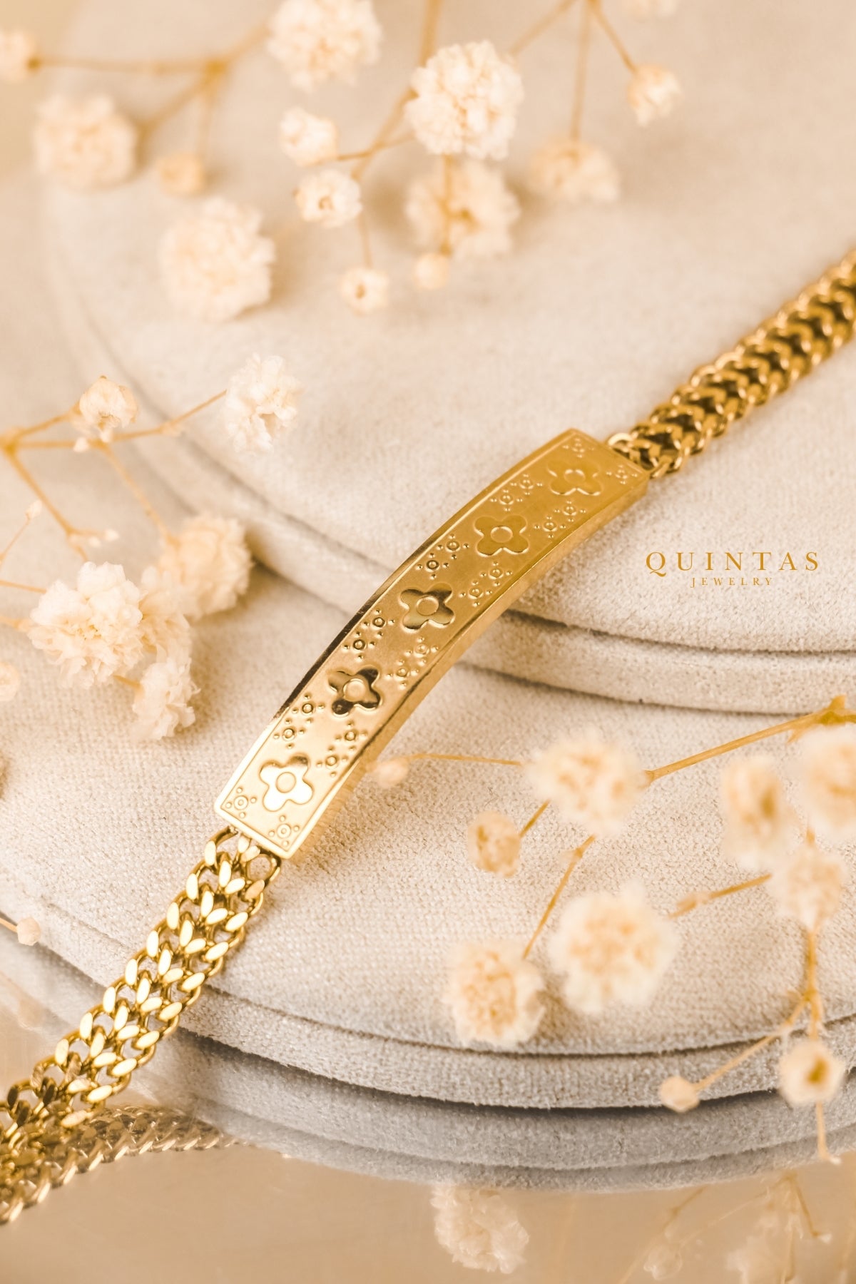Elegant Clover Bar Bracelet