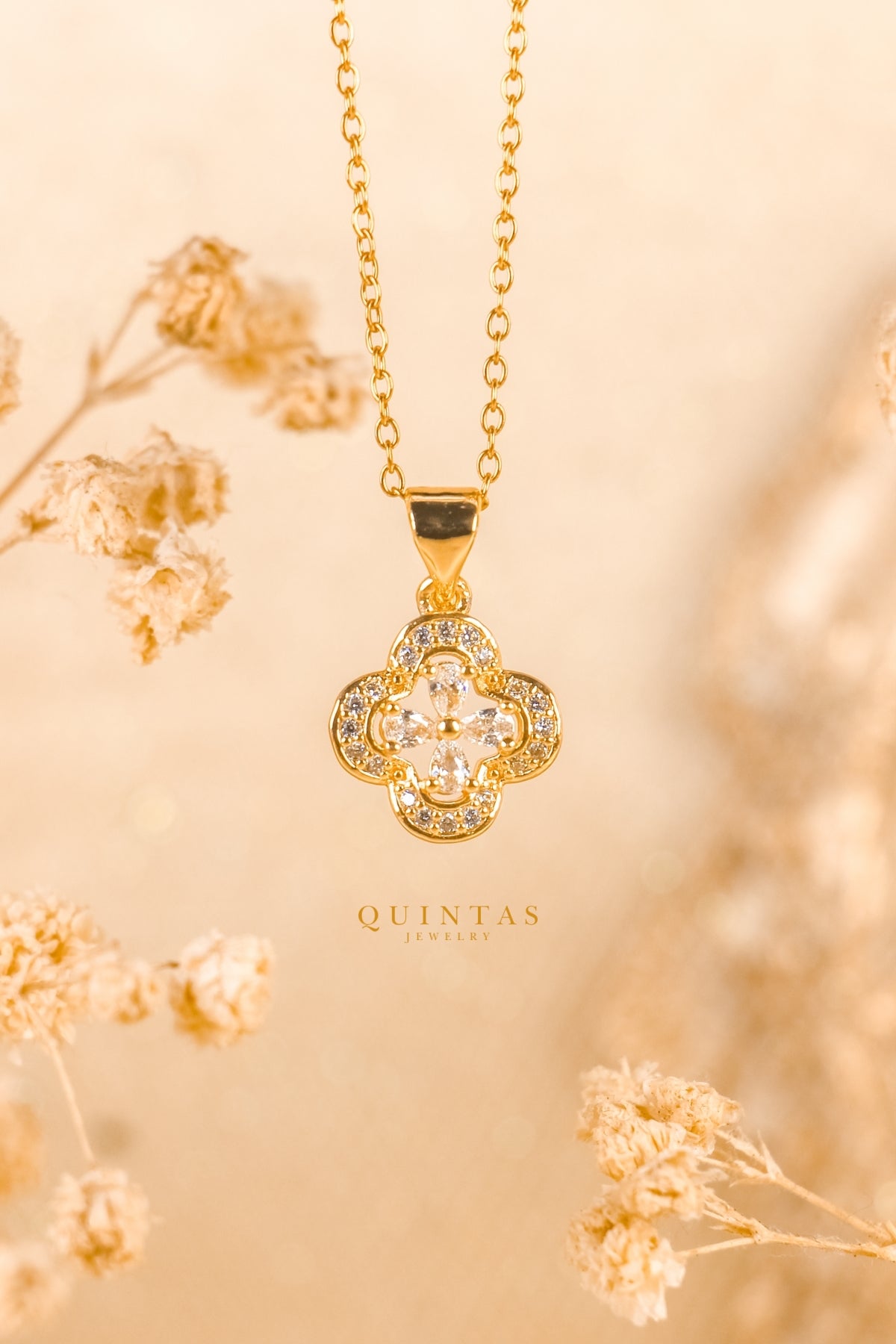 Aurea White Clover Necklace