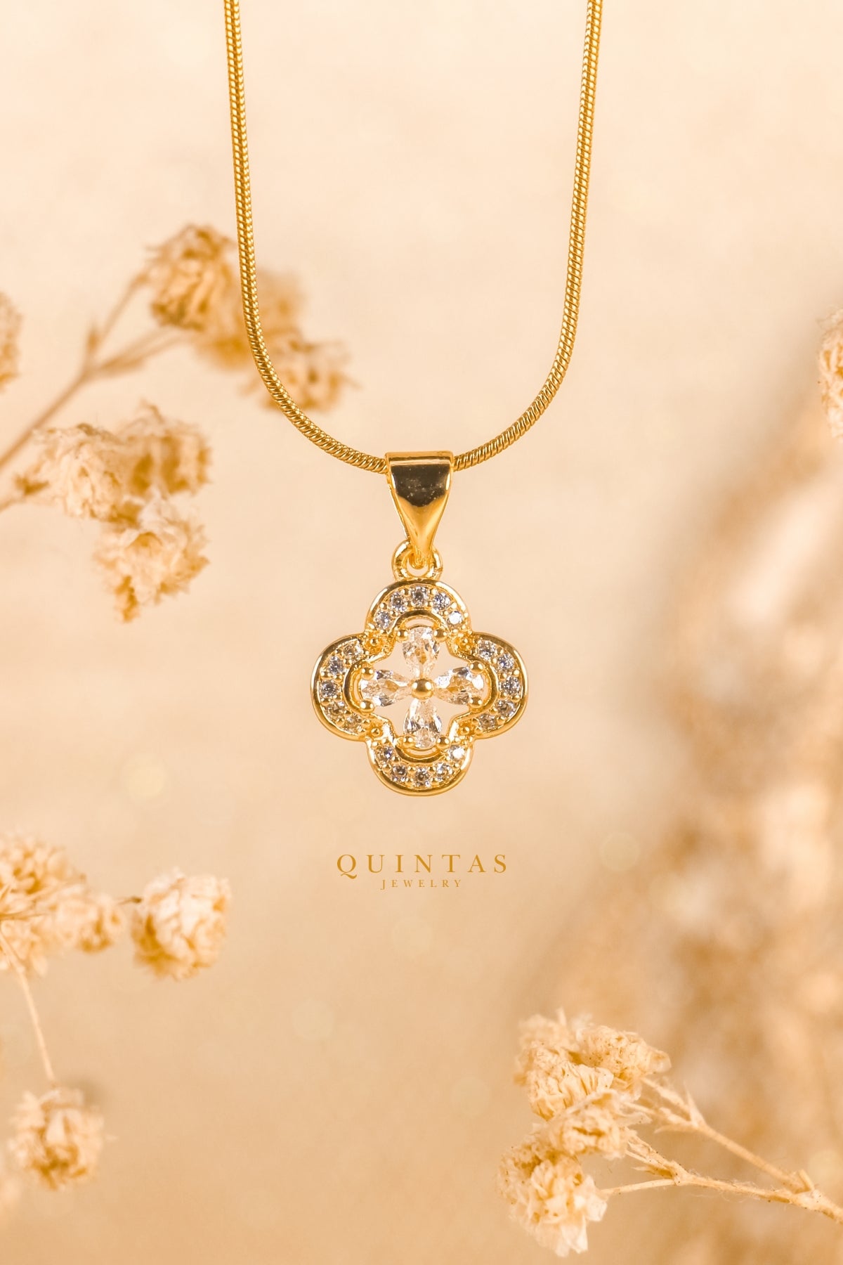 Aurea White Clover Necklace