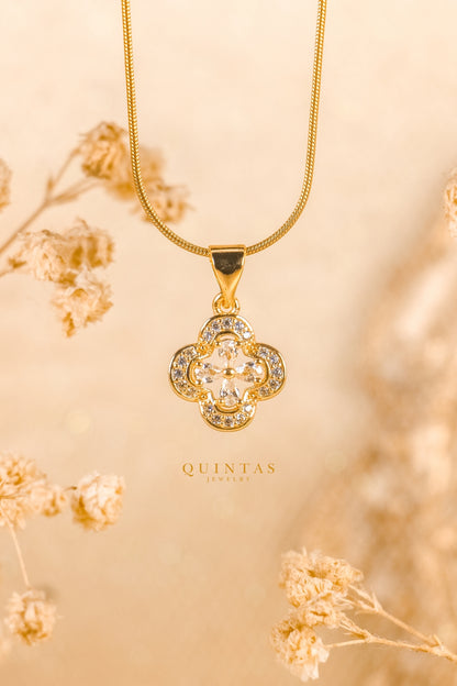 Aurea White Clover Necklace