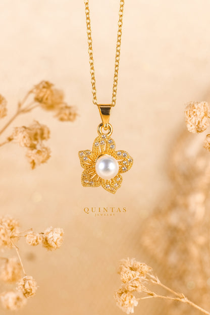 Lunara Flower Bloom Necklace