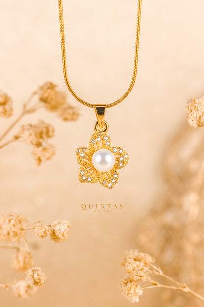 Lunara Flower Bloom Necklace