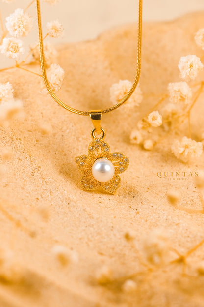Lunara Flower Bloom Necklace