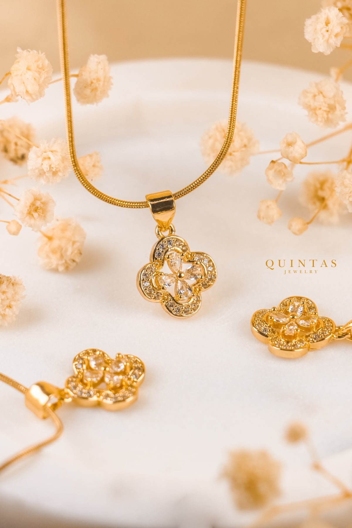 Aurea White Clover Necklace