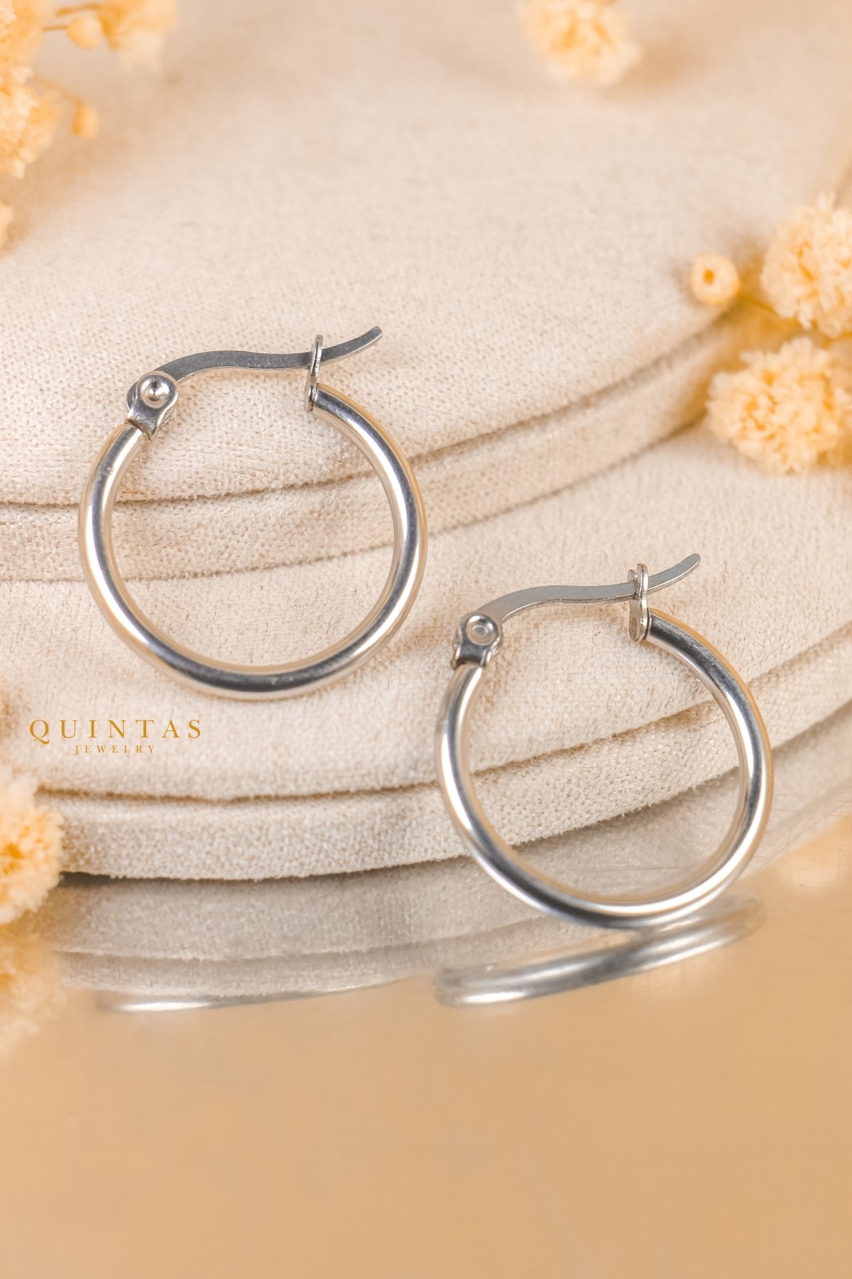 Alessa Classic Hoop Silver Earrings
