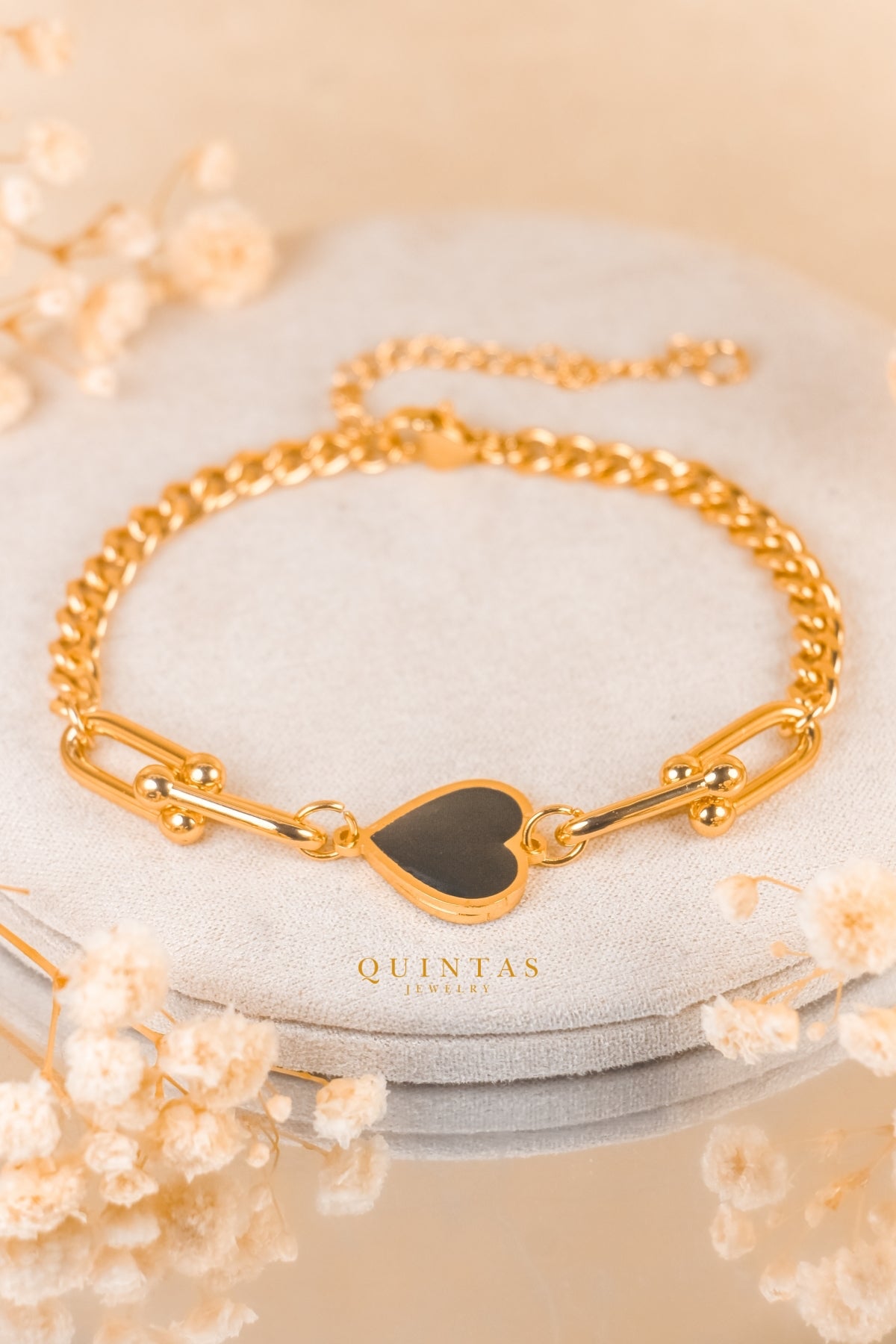 Vina Black Heart Bracelet